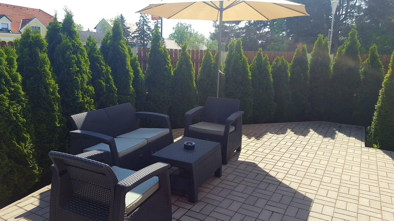 Pension Diana-Parndorf Exterior foto